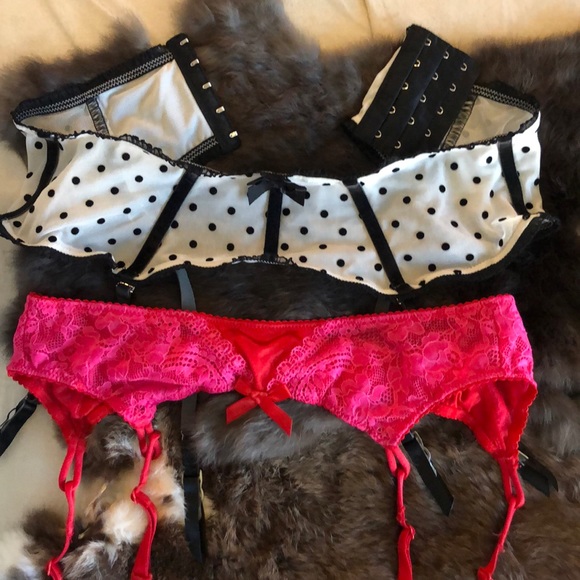 TWO Garter belts from Victoria’s Secret! - Picture 1 of 5